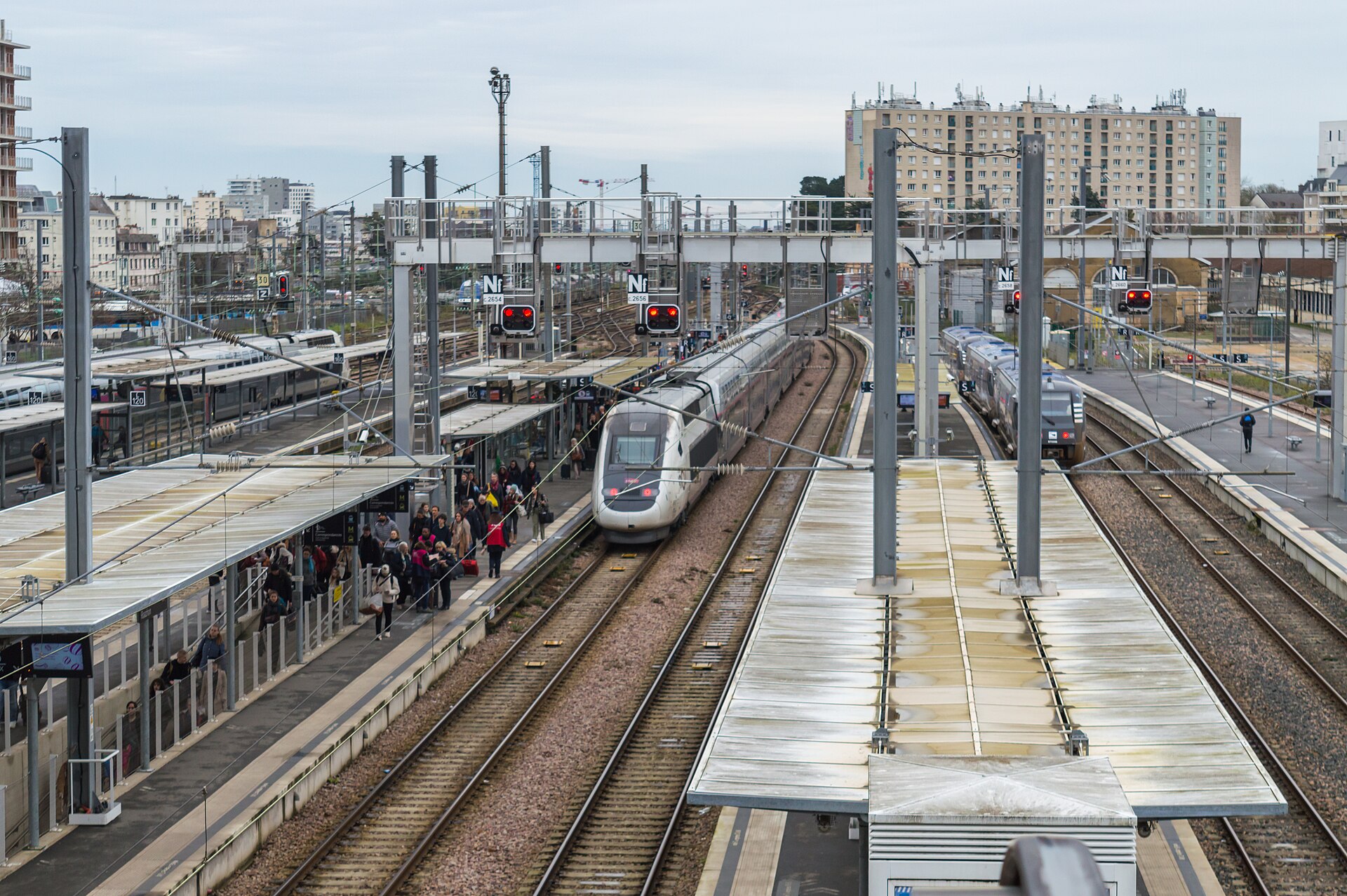 regional train France platform